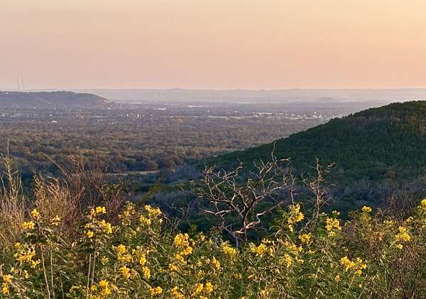 5.58 Acres of Land for Sale in Kingsland, Texas