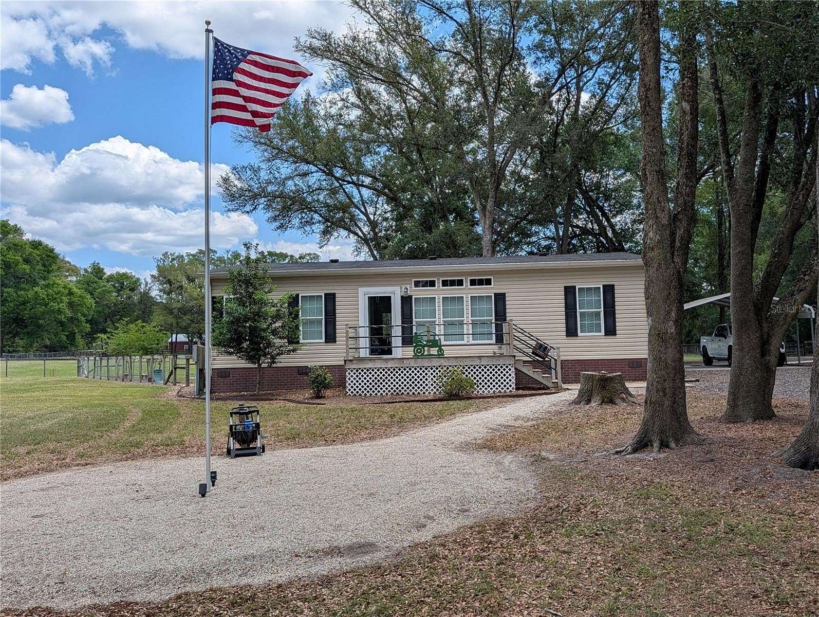 6 Acres of Land with Home for Sale in Alachua, Florida