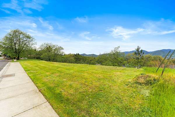 0.26 Acres of Residential Land for Sale in Grants Pass, Oregon