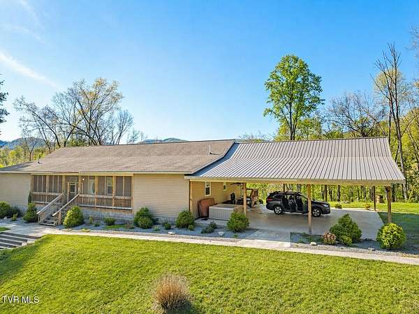 5 Acres of Land with Home for Sale in Pennington Gap, Virginia