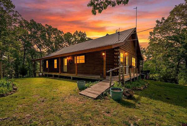 80 Acres of Recreational Land with Home for Sale in Flippin, Arkansas