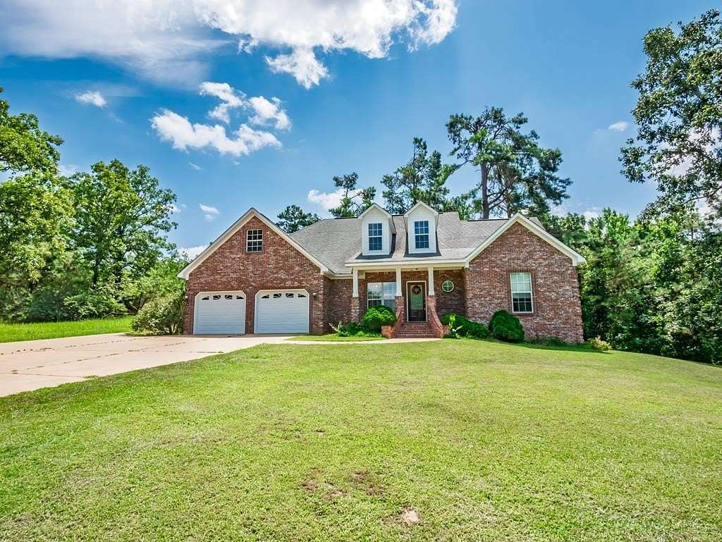 1.5 Acres of Land with Home for Sale in Abbeville, Mississippi