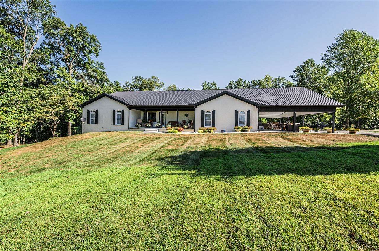 16.3 Acres of Land with Home for Sale in Oakland, Kentucky