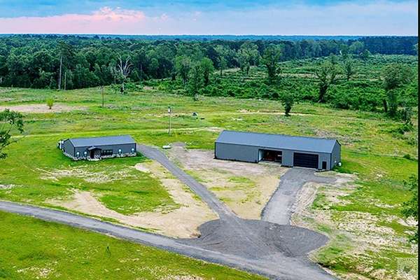 20 Acres of Recreational Land with Home for Sale in Texarkana, Arkansas