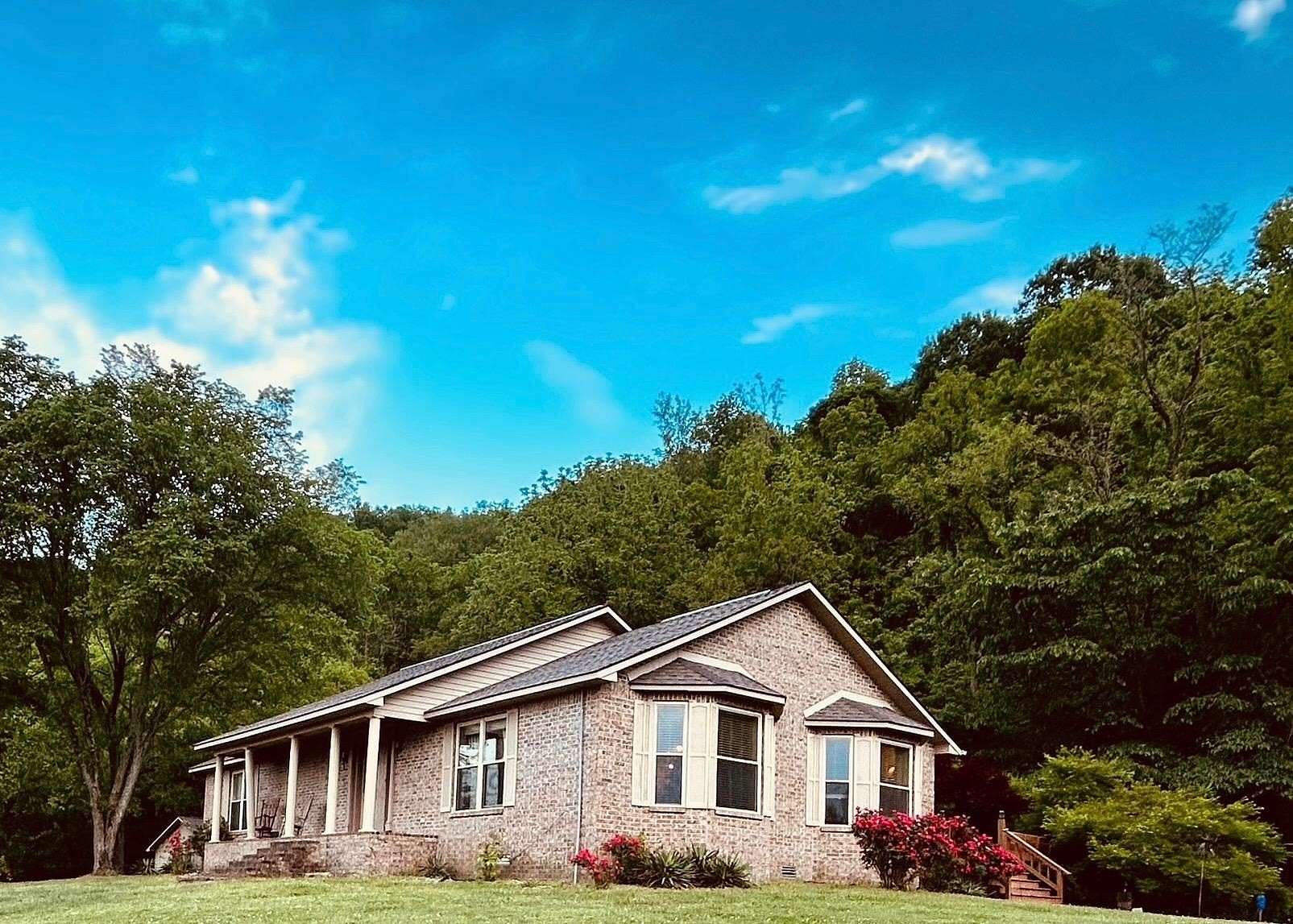 20 Acres of Agricultural Land with Home for Sale in Mountain View, Arkansas