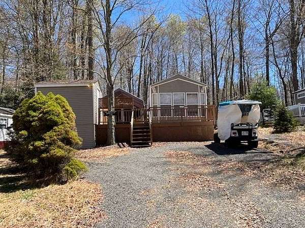0.25 Acres of Residential Land for Sale in Gouldsboro, Pennsylvania