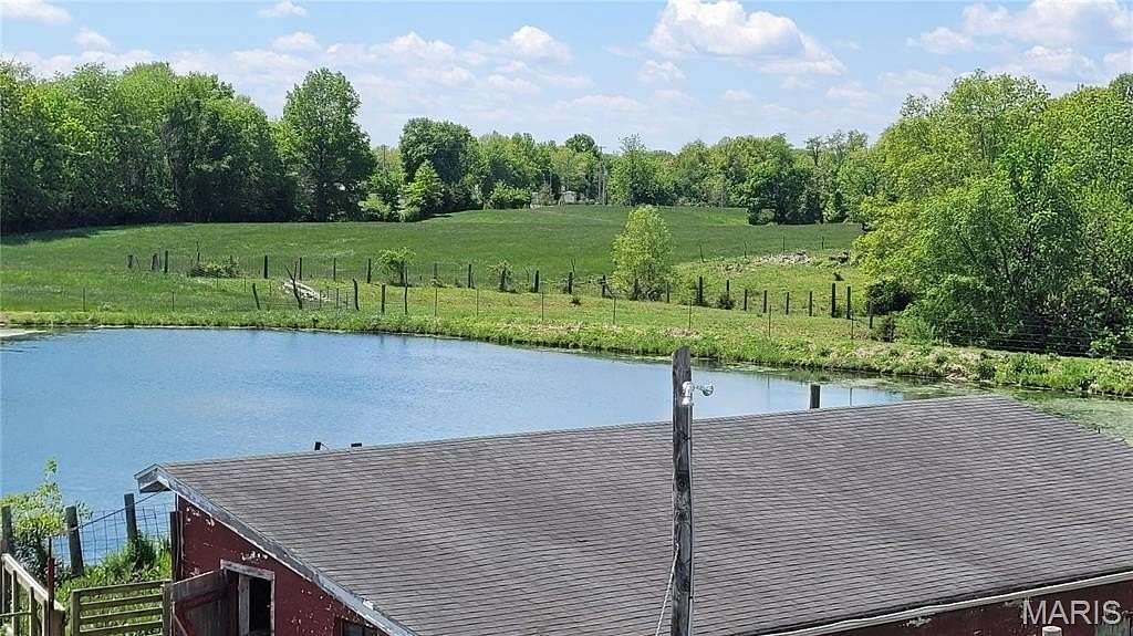 68 Acres of Agricultural Land with Home for Sale in Hillsboro, Illinois