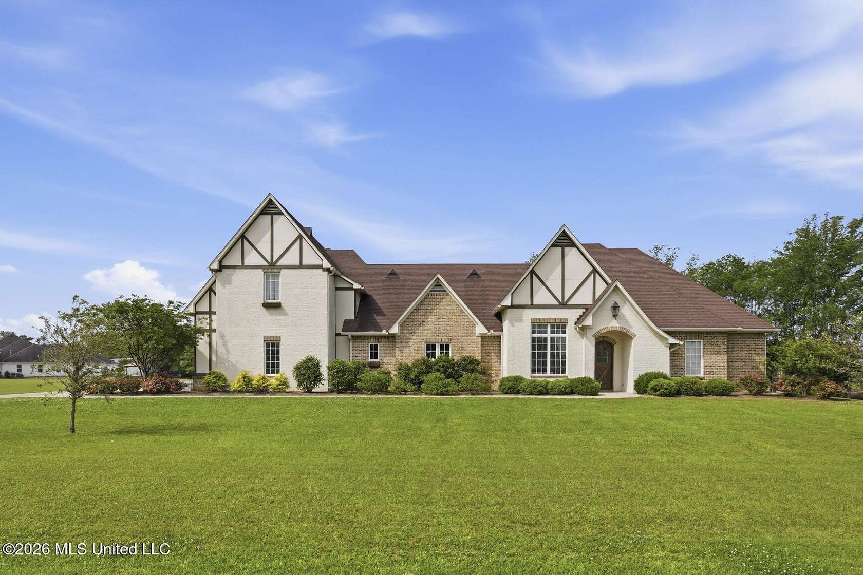 2.16 Acres of Land with Home for Sale in Brandon, Mississippi