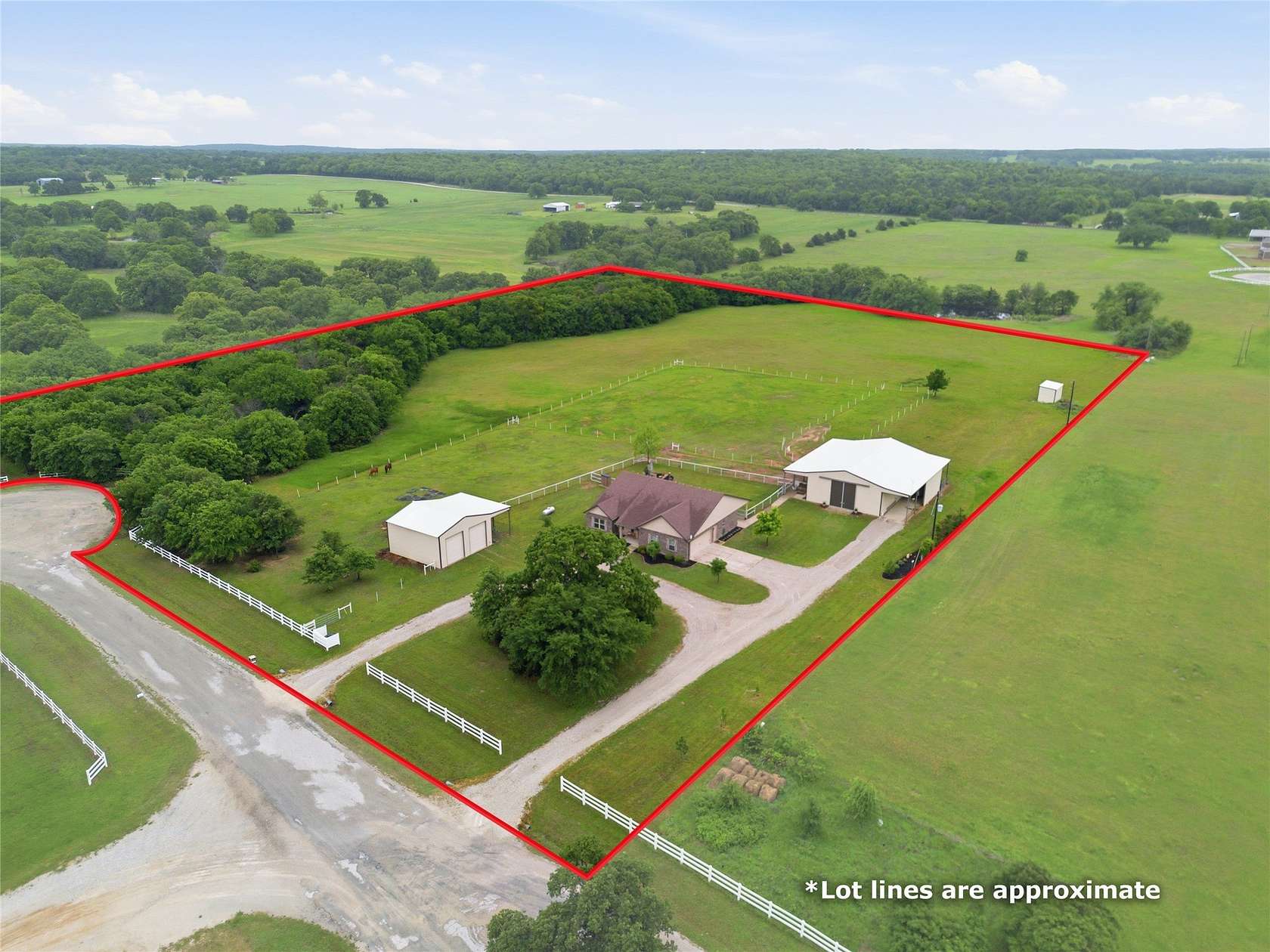 9.36 Acres of Land with Home for Sale in Whitesboro, Texas