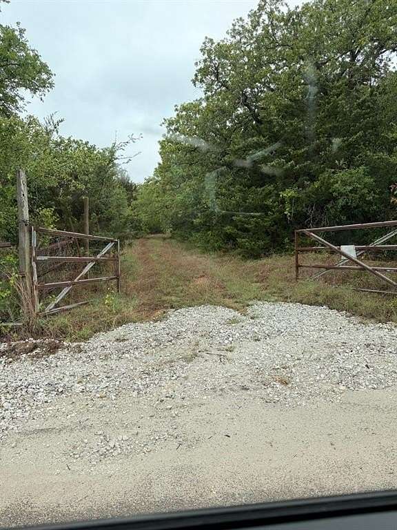 5 Acres of Land for Sale in Waco, Texas