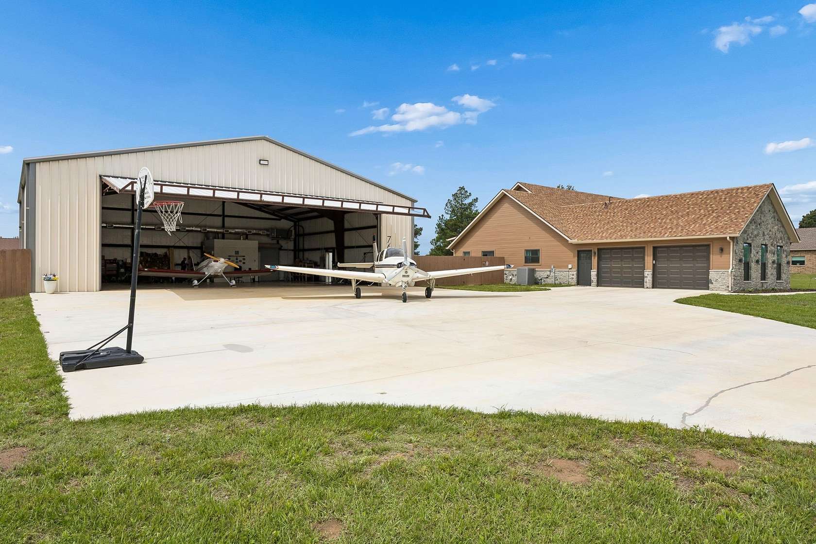 2.28 Acres of Improved Mixed-Use Land for Sale in Edgewood, Texas