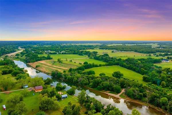 3 Acres of Land with Home for Sale in Waco, Texas