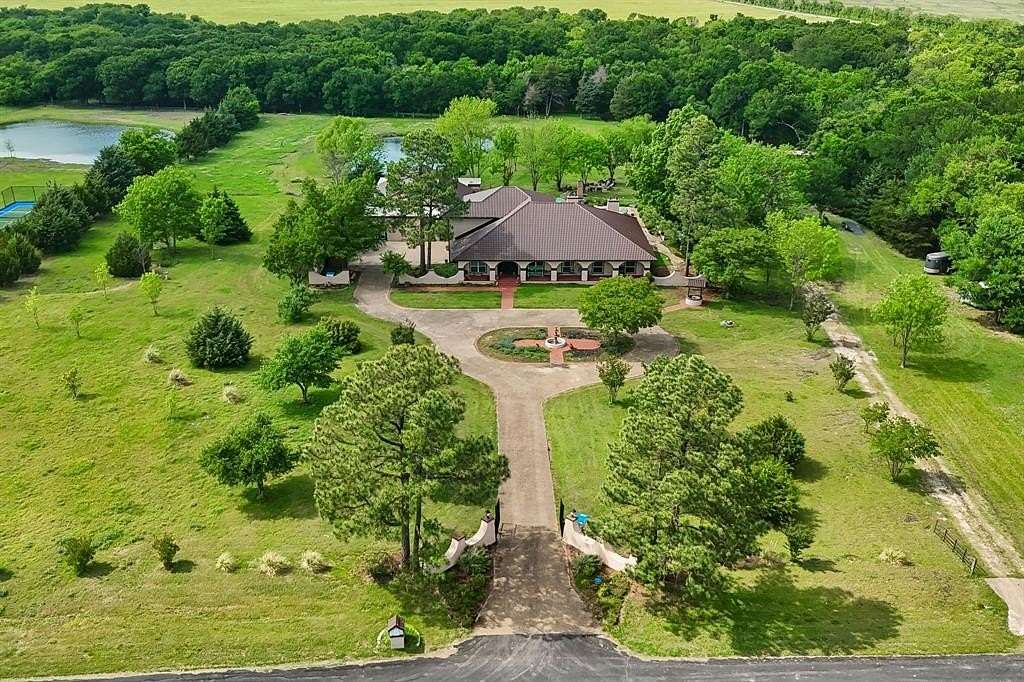 7 Acres of Land with Home for Sale in Rockwall, Texas