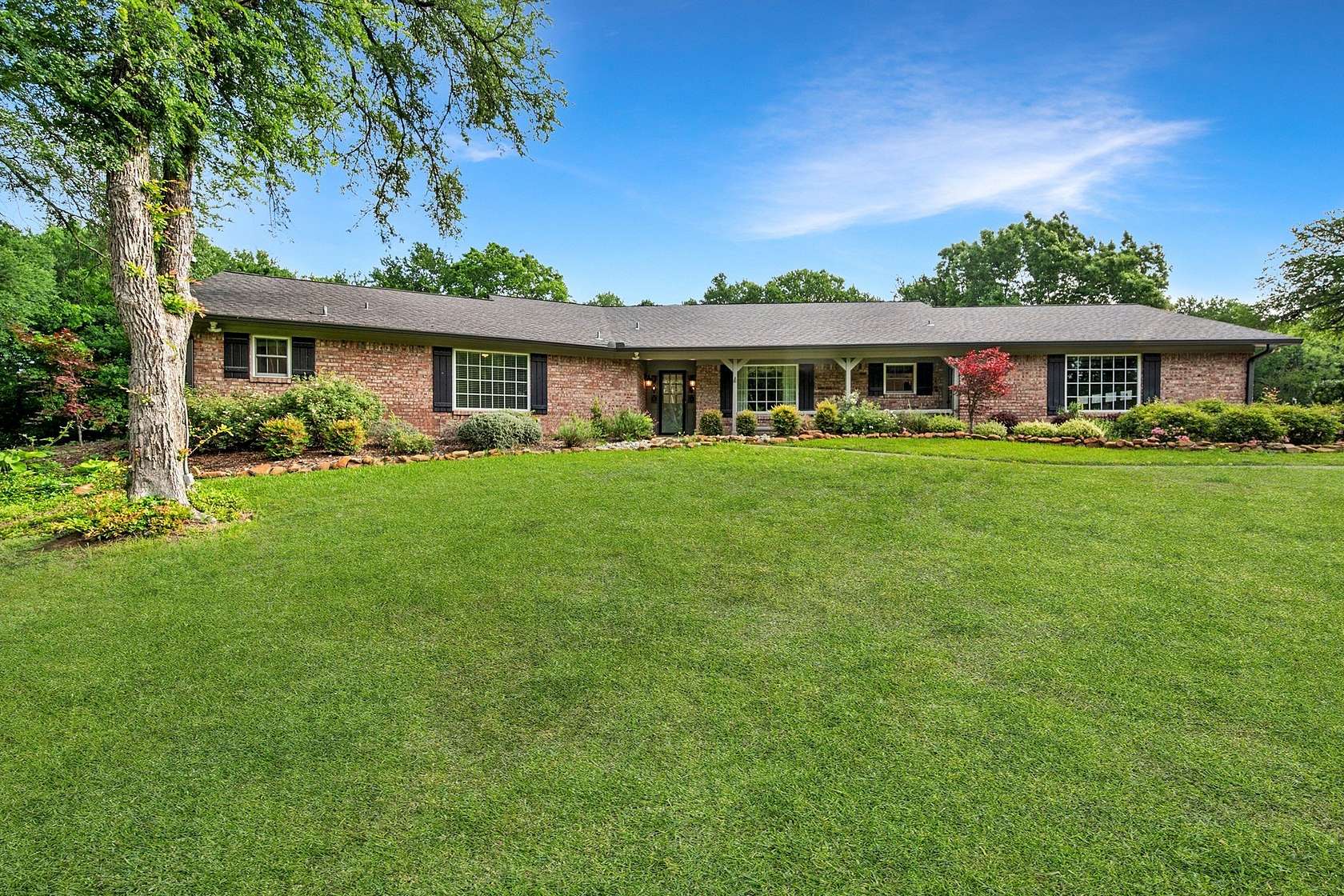 2.5 Acres of Land with Home for Sale in Corsicana, Texas