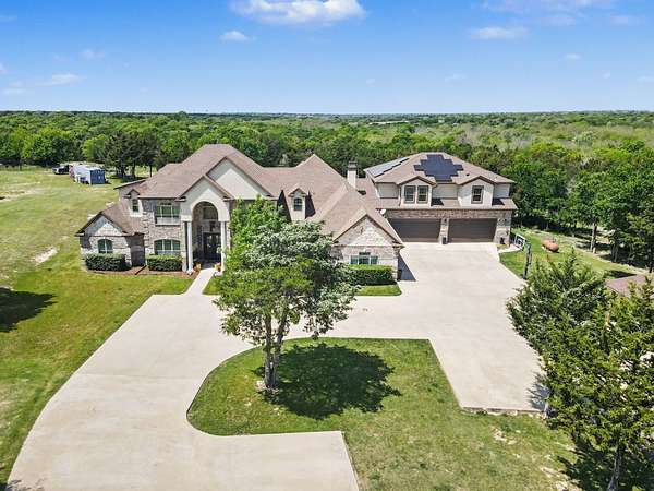11.9 Acres of Land with Home for Sale in Lancaster, Texas