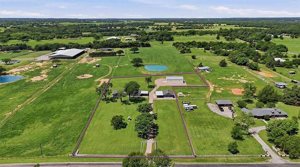 3.27 Acres of Land with Home for Sale in Whitesboro, Texas