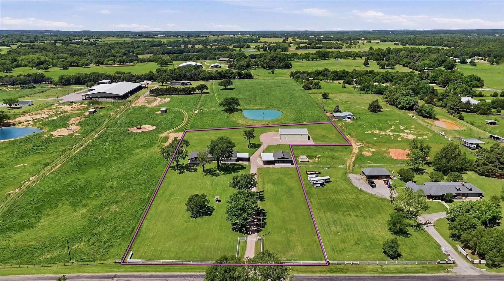 3.27 Acres of Land with Home for Sale in Whitesboro, Texas