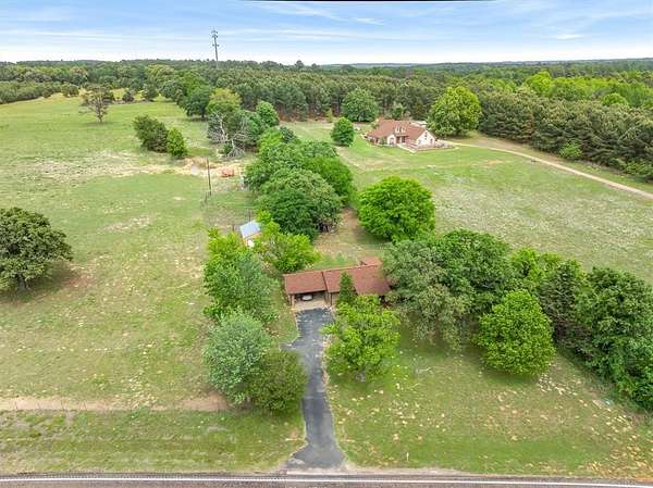 30 Acres of Agricultural Land with Home for Sale in Tyler, Texas