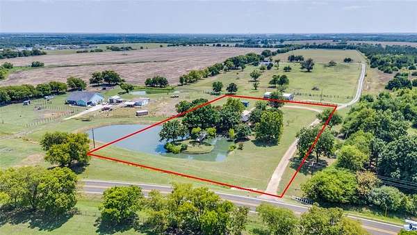 2.59 Acres of Land with Home for Sale in Farmersville, Texas