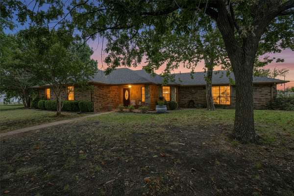 2.59 Acres of Land with Home for Sale in Farmersville, Texas
