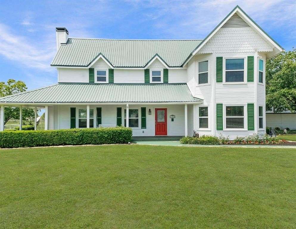 10 Acres of Land with Home for Sale in Poetry, Texas