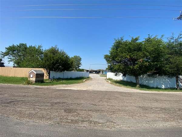 6.1 Acres of Land with Home for Sale in Royse City, Texas