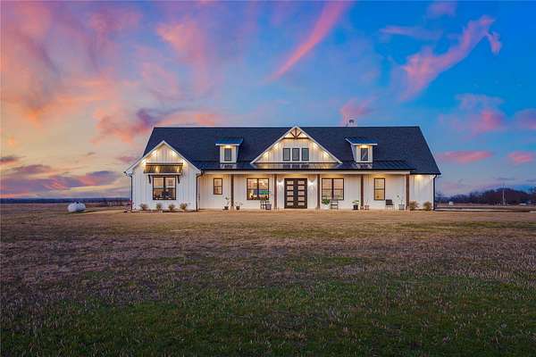 13.5 Acres of Land with Home for Sale in Gainesville, Texas