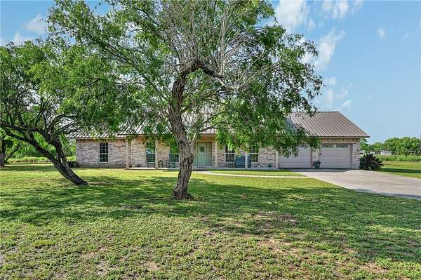 6.12 Acres of Land with Home for Sale in Woodsboro, Texas