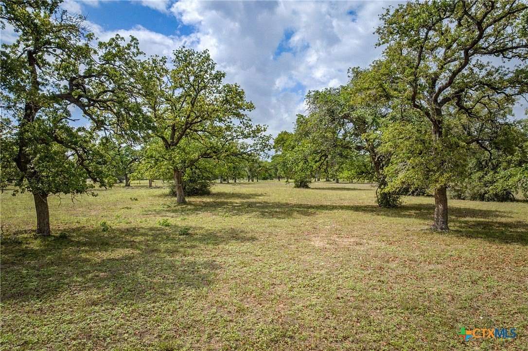 5.52 Acres of Residential Land for Sale in Luling, Texas