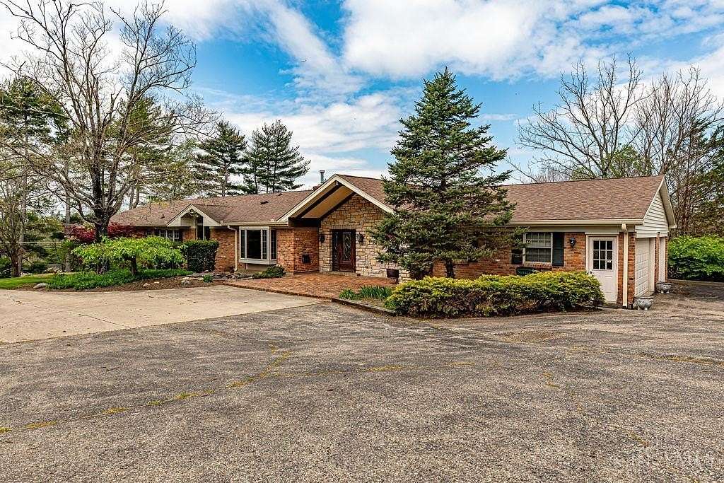 5.1 Acres of Land with Home for Sale in Cincinnati, Ohio