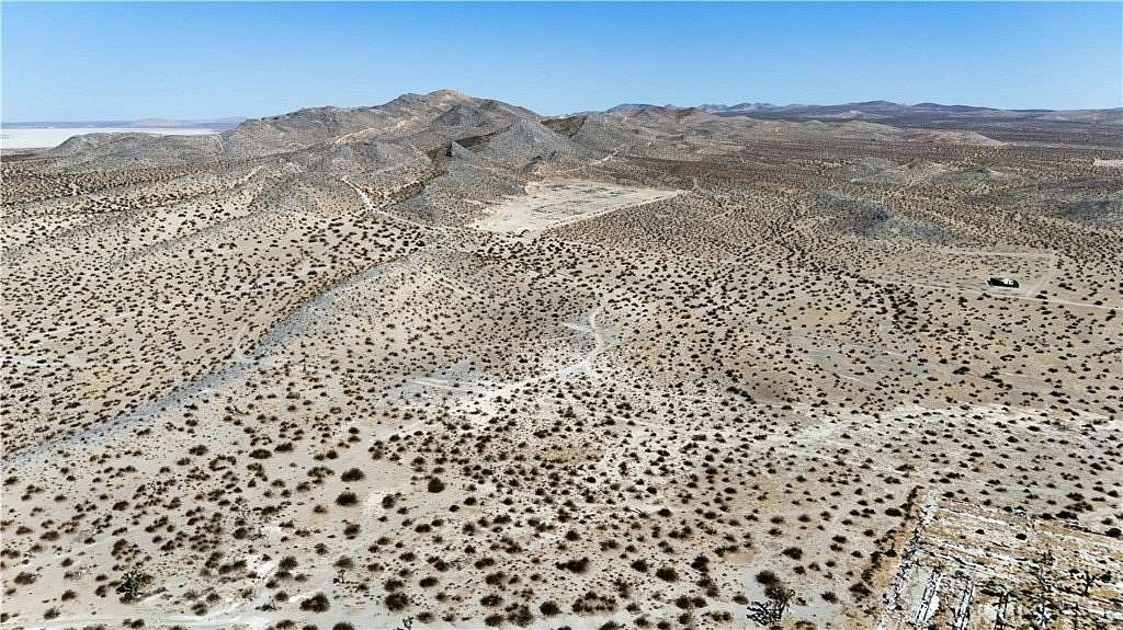 20 Acres of Land for Sale in Adelanto, California