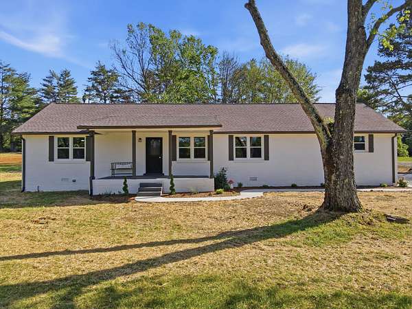 5.1 Acres of Land with Home for Sale in Columbia, Tennessee