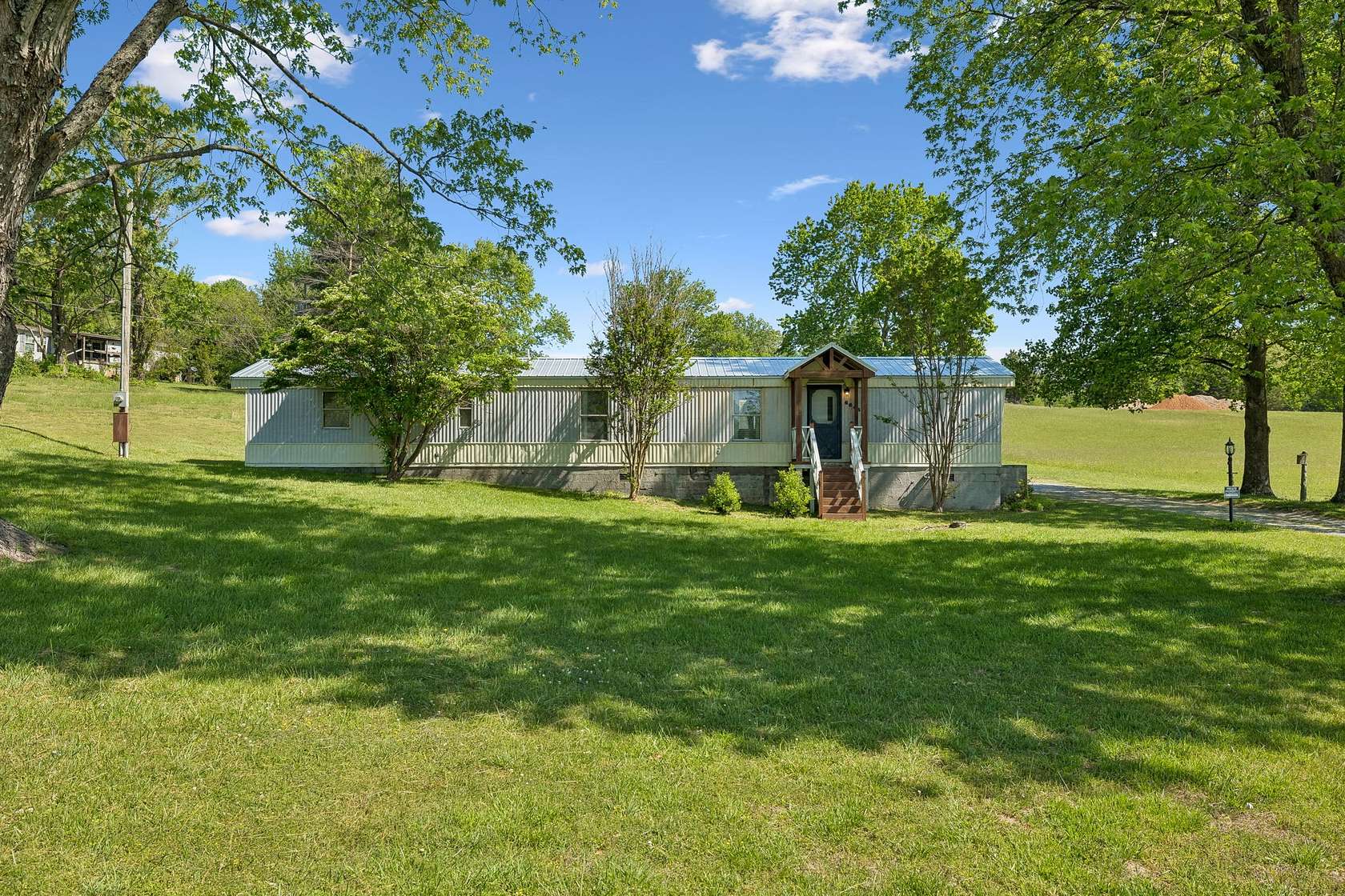 1.52 Acres of Land with Home for Sale in Springfield, Tennessee