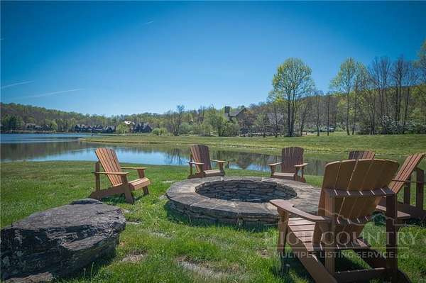 1.1 Acres of Residential Land for Sale in Blowing Rock, North Carolina