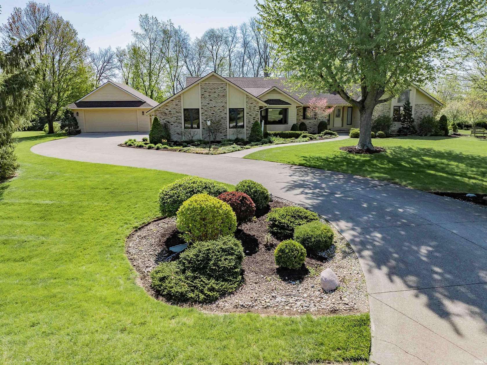 1.62 Acres of Land with Home for Sale in Fort Wayne, Indiana