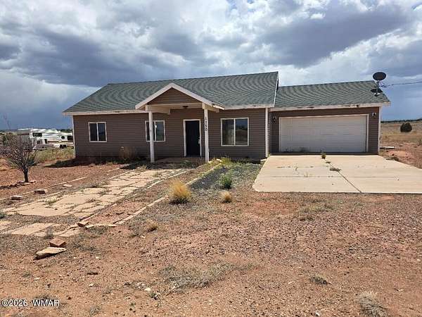 2.5 Acres of Land with Home for Sale in St. Johns, Arizona