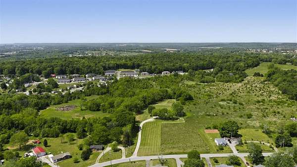 18 Acres of Land with Home for Sale in Bowling Green, Kentucky