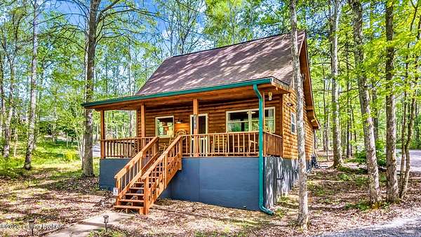 4.3 Acres of Land with Home for Sale in Bee Spring, Kentucky