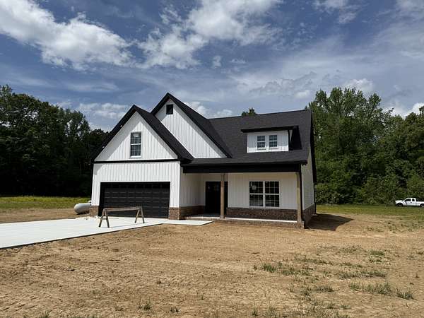 2.5 Acres of Land with Home for Sale in Hillsboro, Tennessee