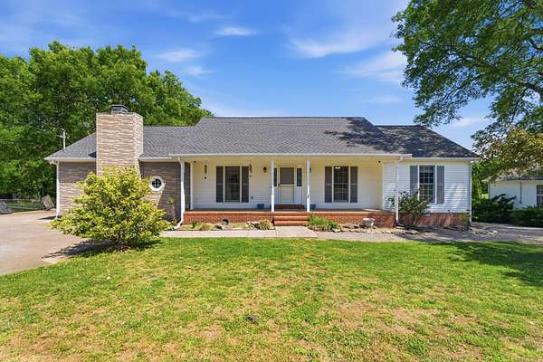 1.7 Acres of Land with Home for Sale in Murfreesboro, Tennessee