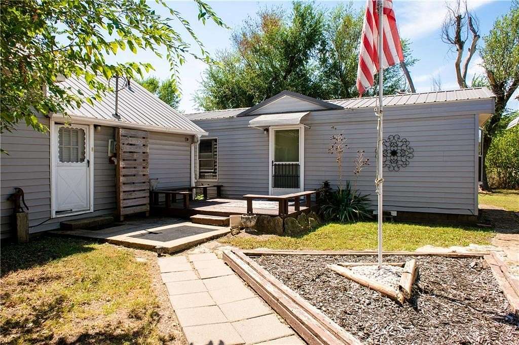 2 Acres of Land with Home for Sale in Iola, Kansas