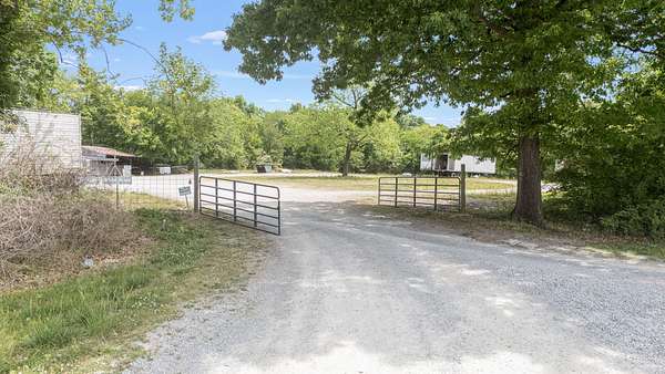 3.5 Acres of Residential Land for Sale in Shelbyville, Tennessee