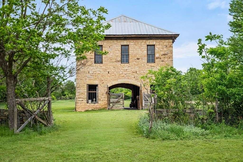 2.7 Acres of Mixed-Use Land for Sale in Round Mountain, Texas