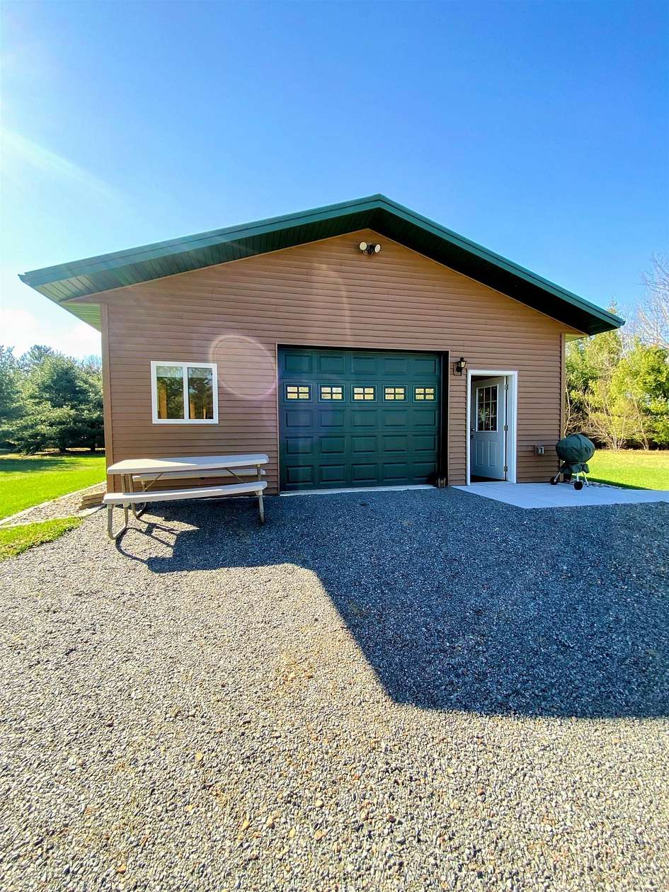 2.13 Acres of Residential Land for Sale in Rosholt, Wisconsin