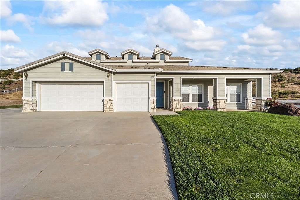 8.23 Acres of Land with Home for Sale in Acton, California