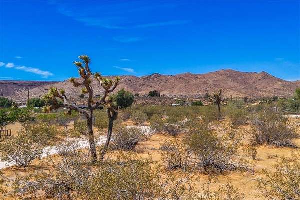 2.5 Acres of Residential Land for Sale in Yucca Valley, California