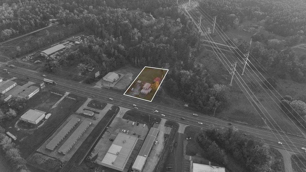 1.6 Acres of Improved Commercial Land for Sale in Lufkin, Texas