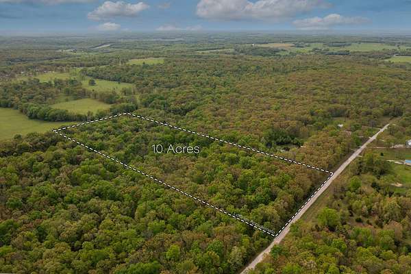 10 Acres of Recreational & Residential Land for Sale in Dunnegan, Missouri