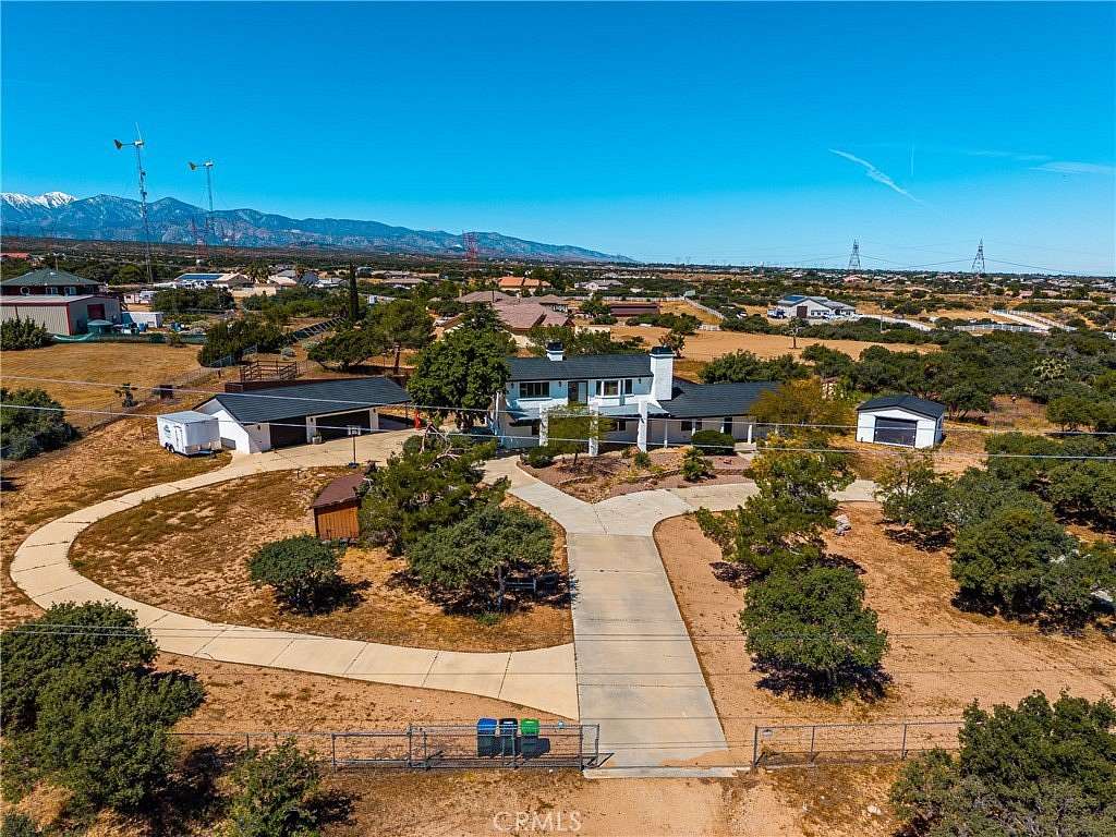 2.5 Acres of Land with Home for Sale in Oak Hills, California