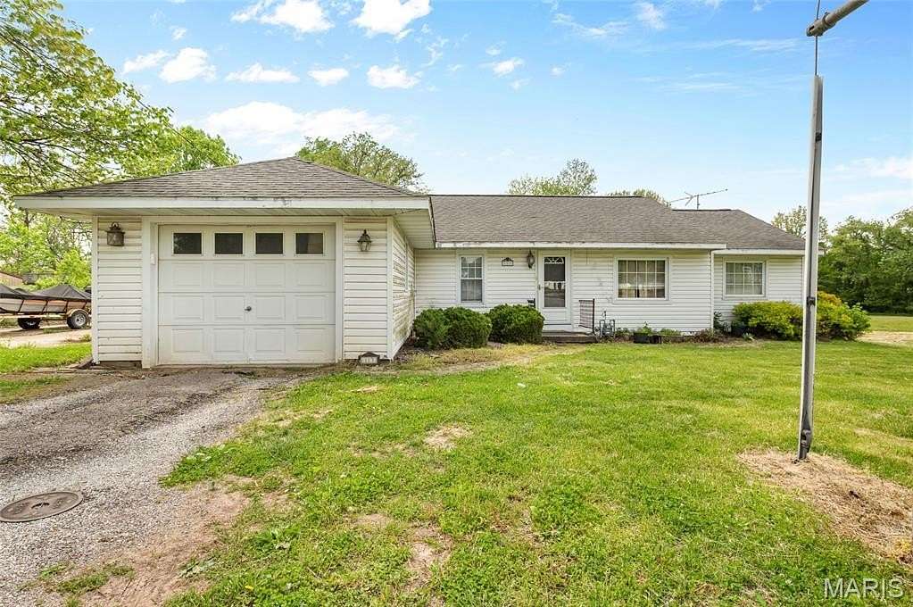 2.6 Acres of Land with Home for Sale in Sorento, Illinois
